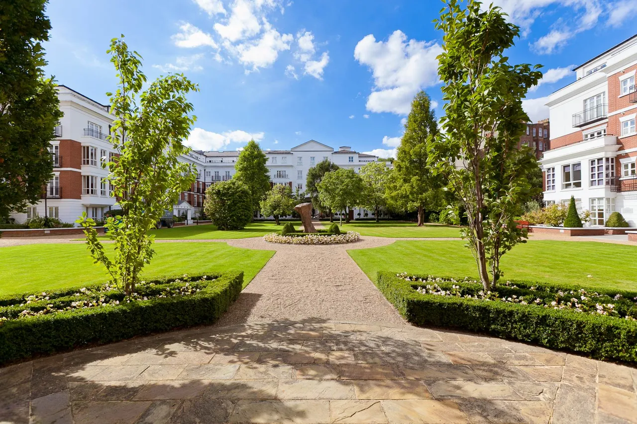 Maple Lodge, Kensington Green, W8 5UN, photo 10
