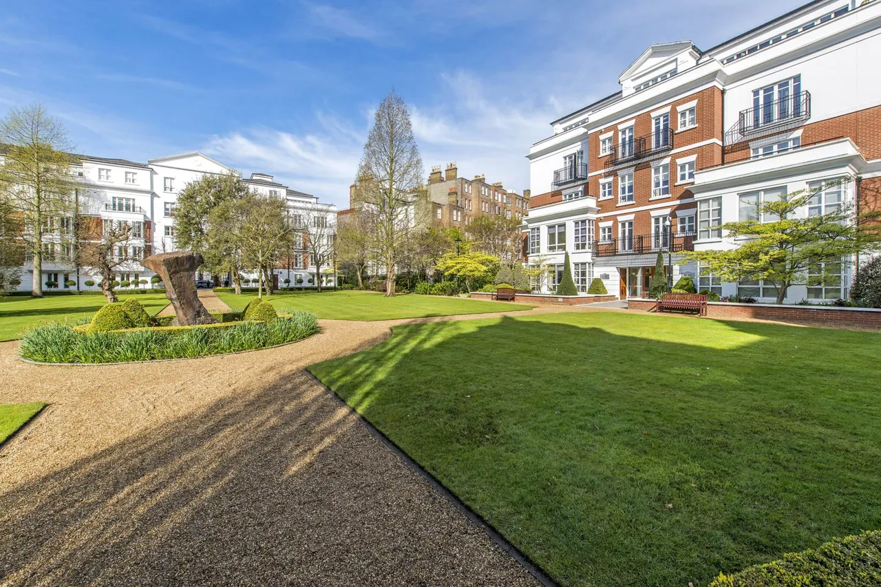 Maple Lodge, Kensington Green, W8 5UN, photo 11