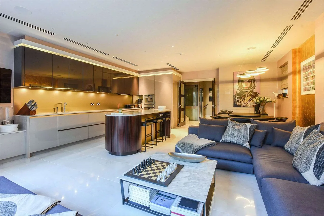6 bed house to rent — The Grove, London, N6 6LB