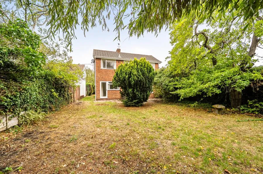 High Street, Haydon Wick, SN25, photo 22