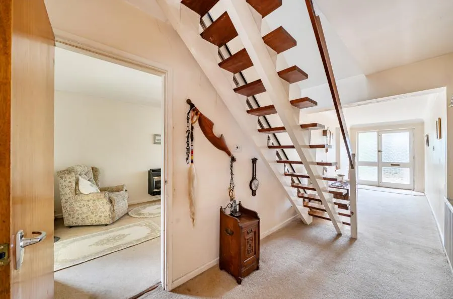 High Street, Haydon Wick, SN25, photo 4