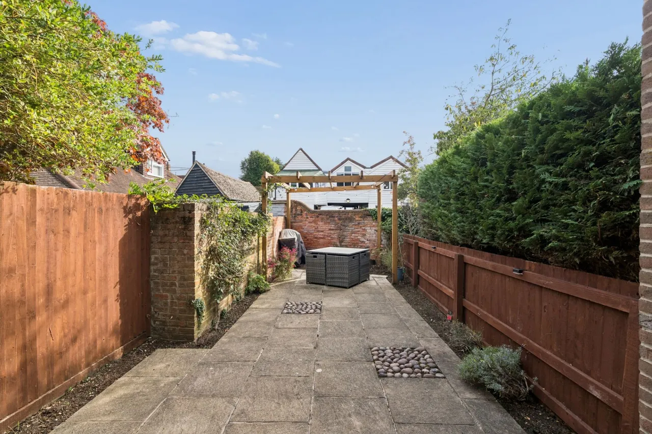 Old Town Close, Beaconsfield, HP9, photo 4