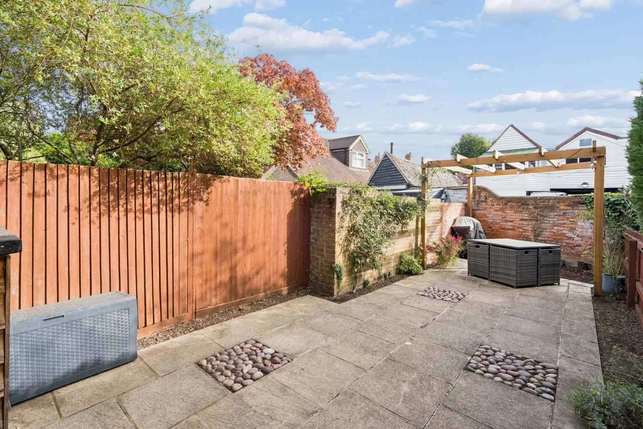 Old Town Close, Beaconsfield, HP9, photo 17