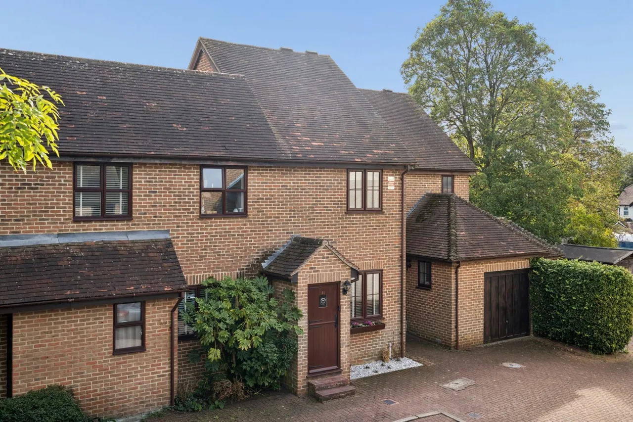 2 bed house for sale, Old Town Close, Beaconsfield, HP9