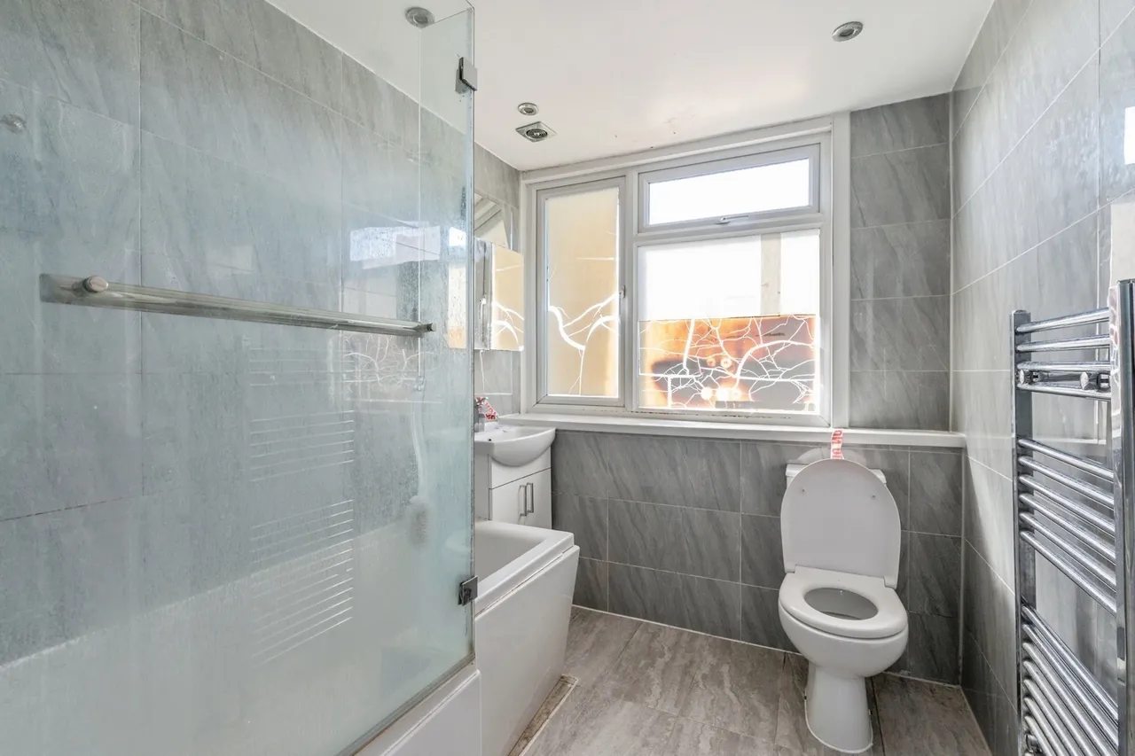 Cobden Walk, Basildon, SS13, photo 10