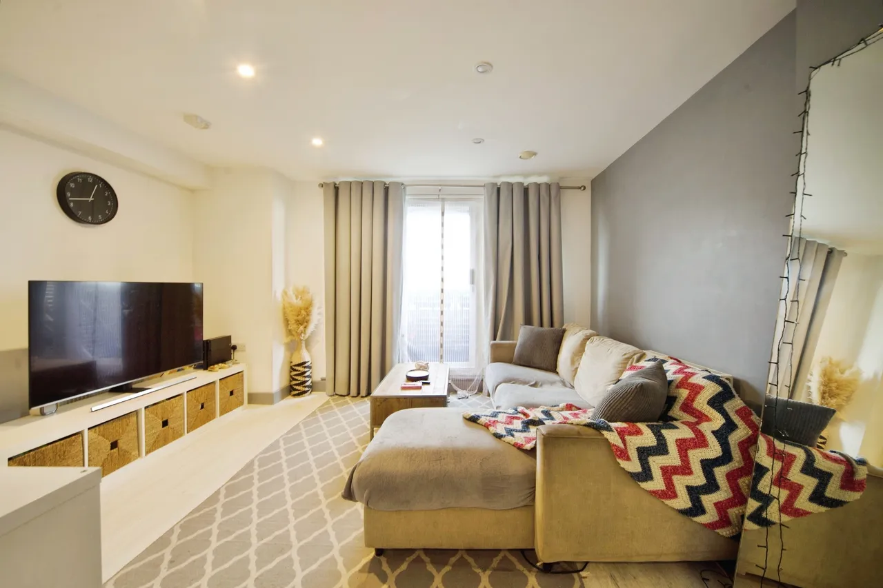 1 bed flat for sale, Poppy Drive, Enfield, EN3