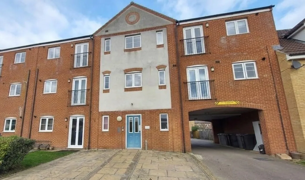 2 bed flat for sale — Manning Road, BOURNE, PE10