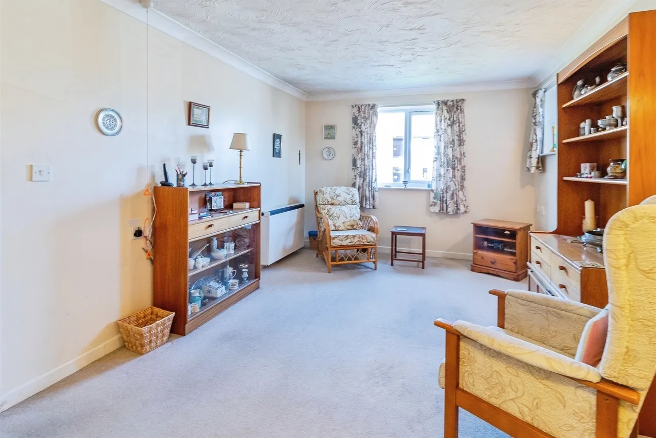 Lawnsmead Gardens, Newport Pagnell, MK16, photo 7
