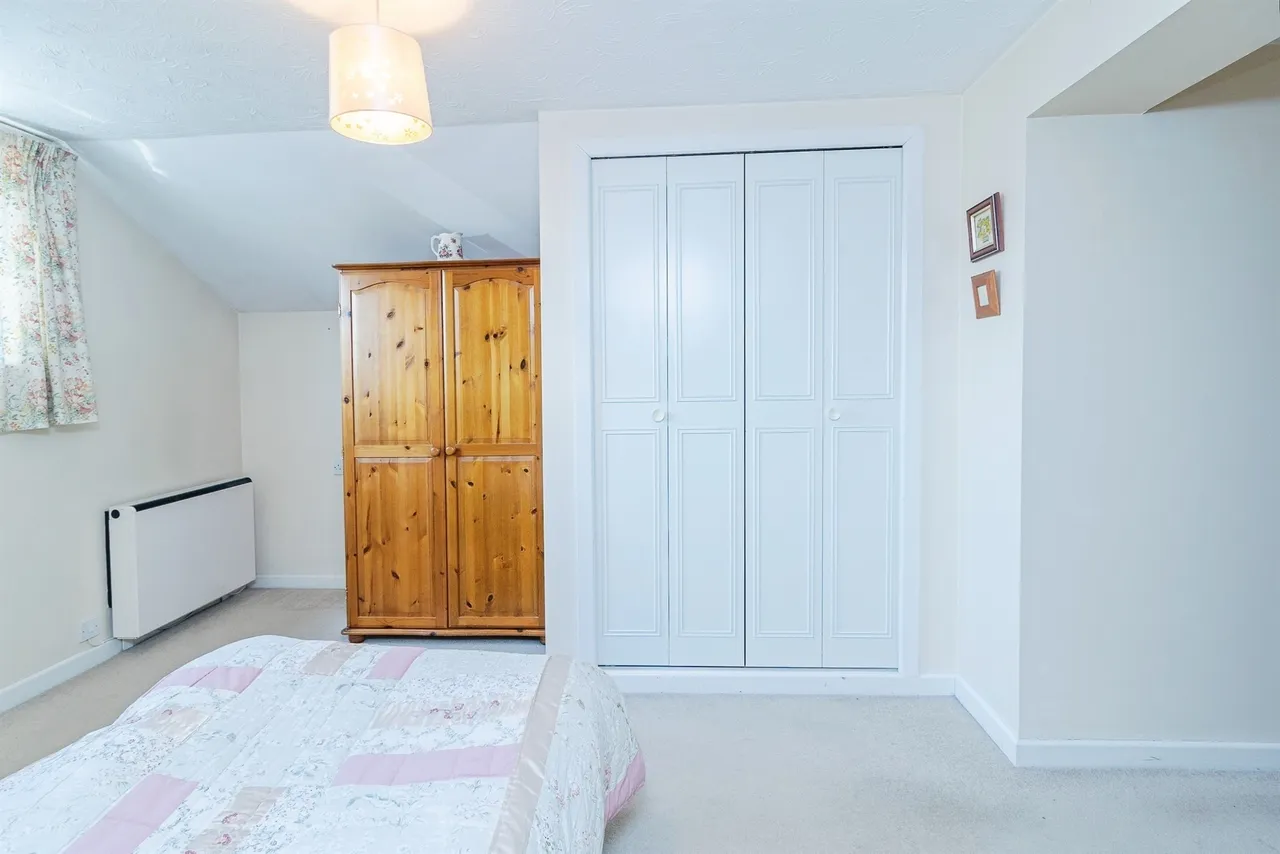 Lawnsmead Gardens, Newport Pagnell, MK16, photo 10