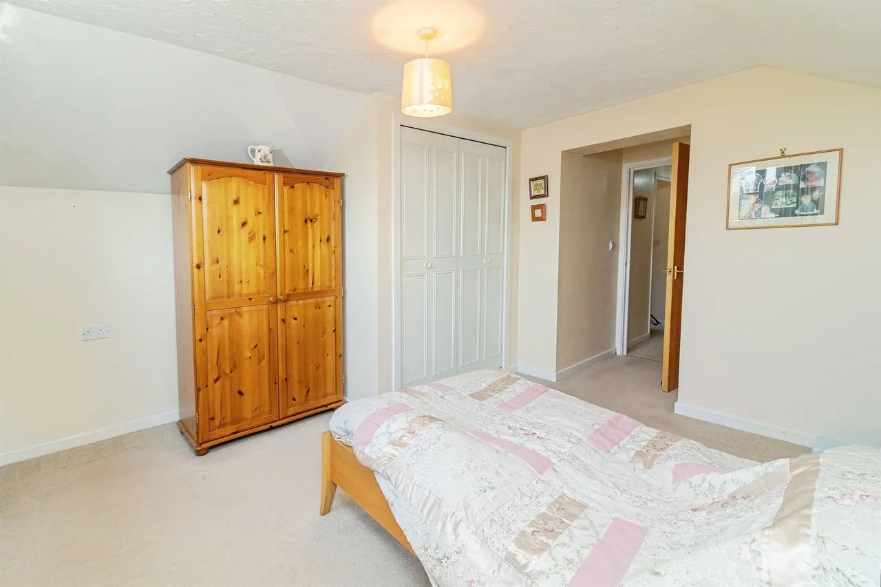 Lawnsmead Gardens, Newport Pagnell, MK16, photo 8