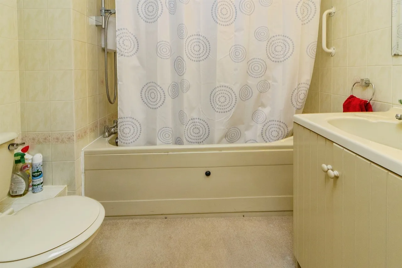 Lawnsmead Gardens, Newport Pagnell, MK16, photo 13