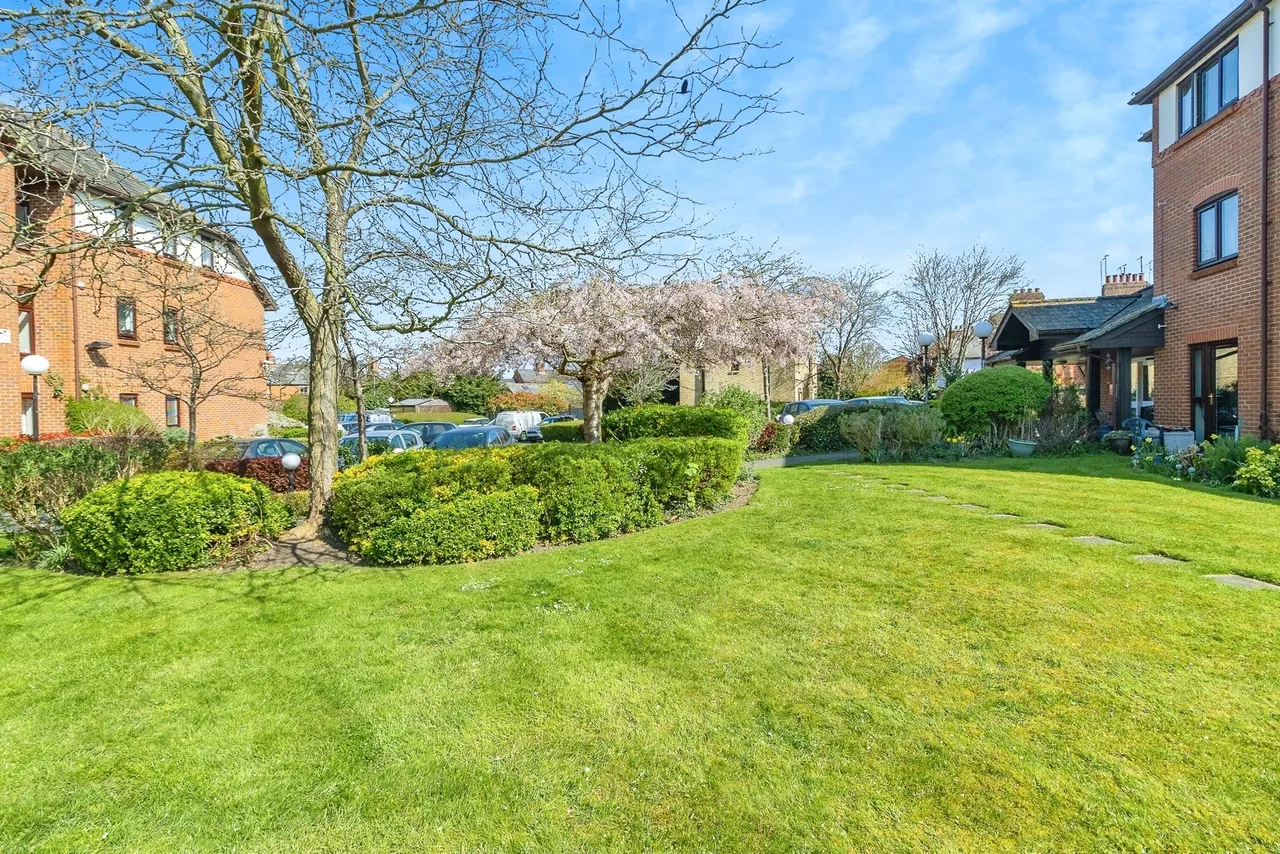 Lawnsmead Gardens, Newport Pagnell, MK16, photo 15