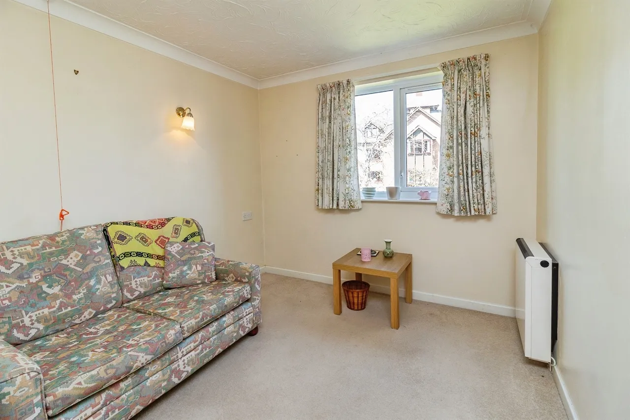 Lawnsmead Gardens, Newport Pagnell, MK16, photo 11