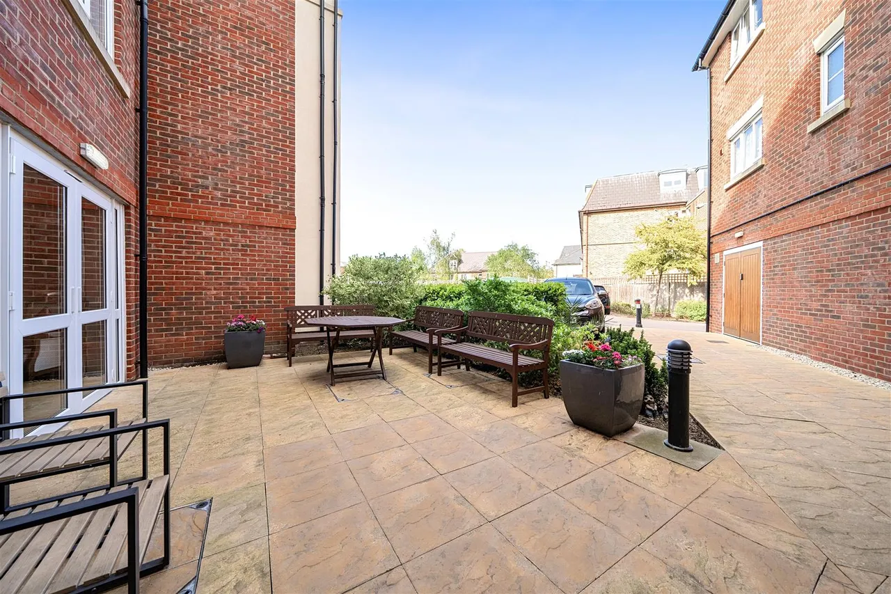 High Street, Orpington, BR6, photo 15