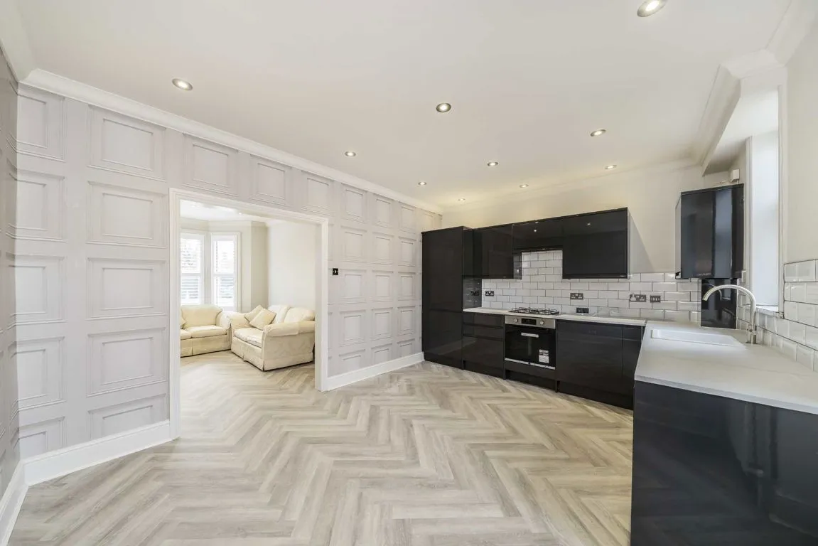 Wimbledon Road, SW17, photo 3