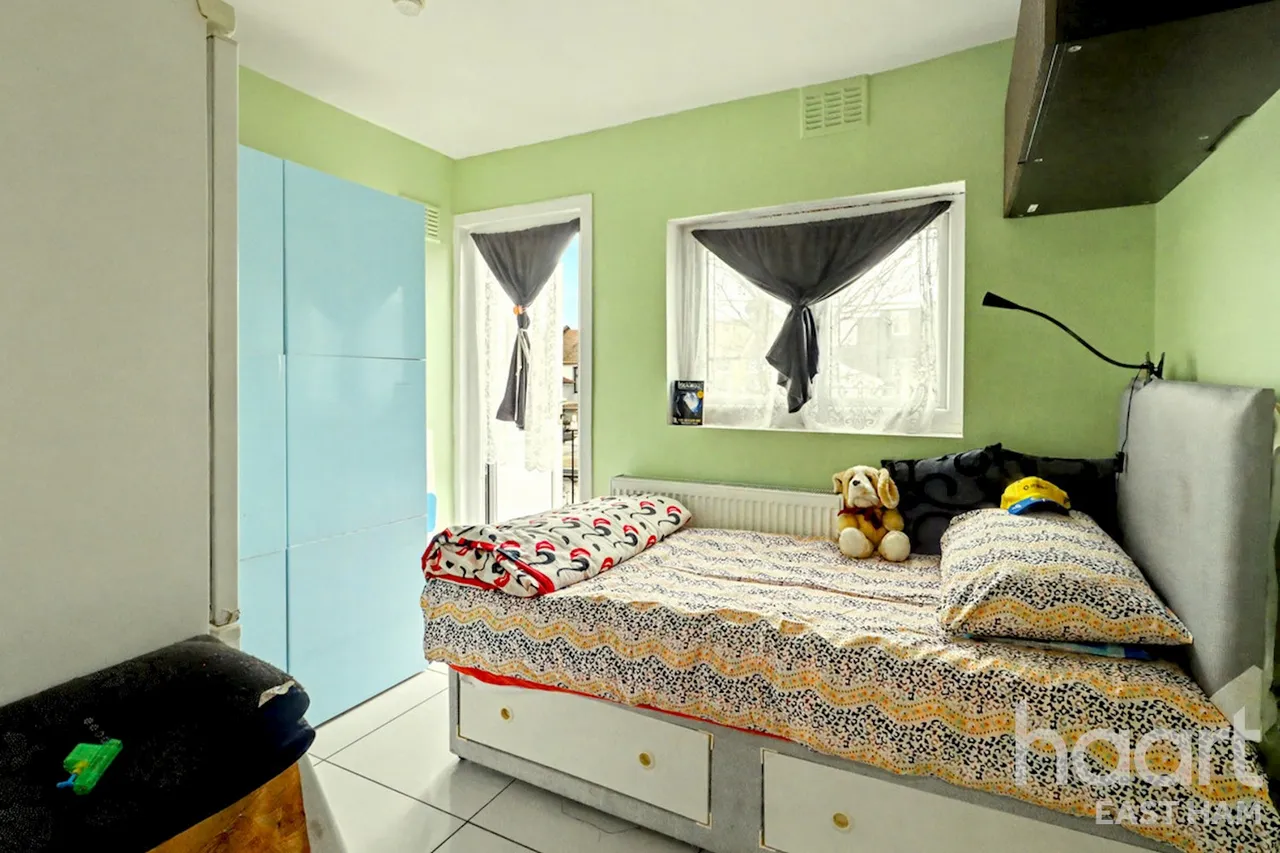 South Esk Road, London, E7, photo 5