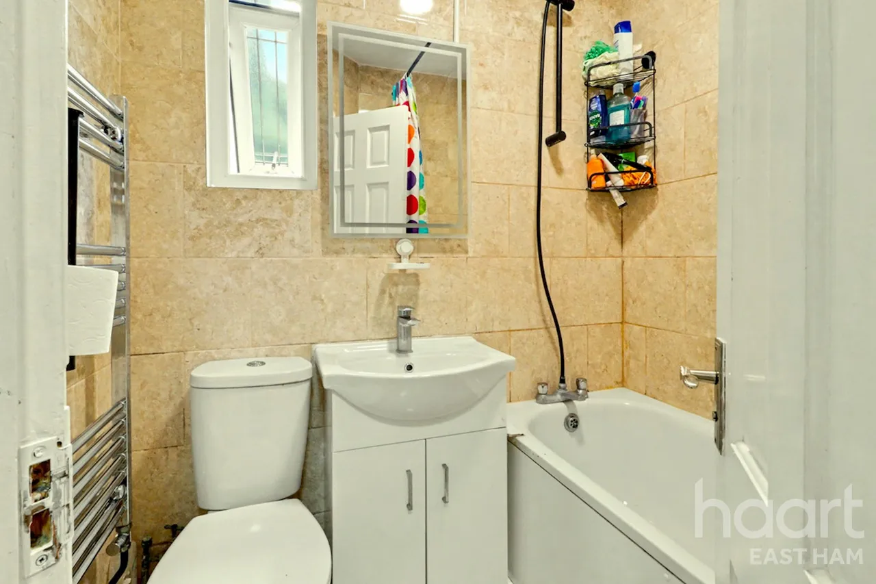 South Esk Road, London, E7, photo 6