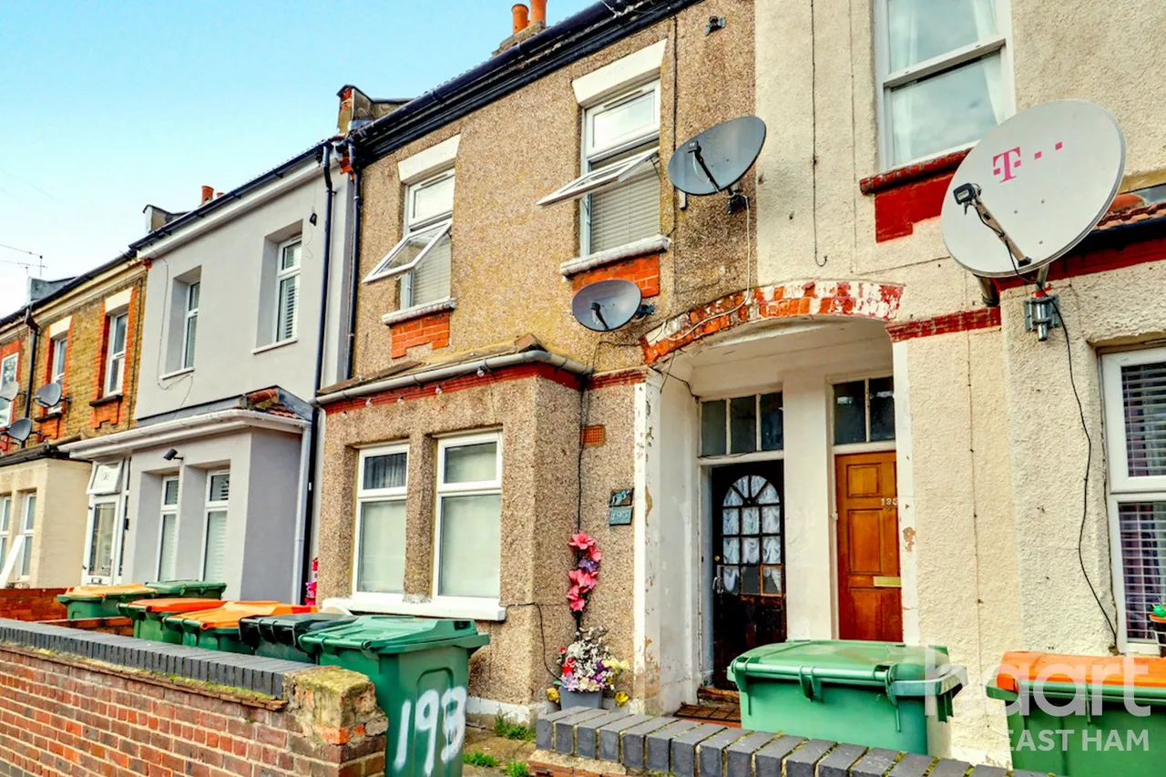 2 bed flat for sale, South Esk Road, London, E7
