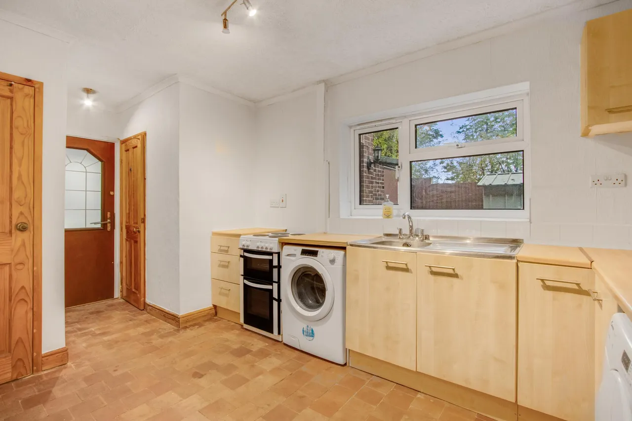 Brooklands Road, Wakefield, WF2, photo 3