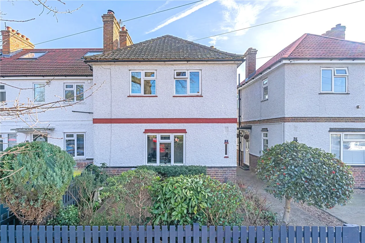 3 bed house for sale — Turner Avenue, Twickenham, TW2 5LT