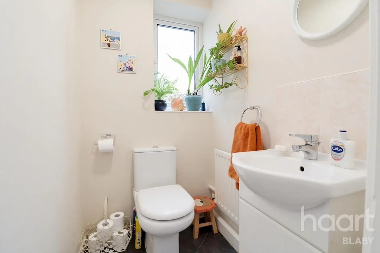 Aquitaine Close, Leicester, LE19, photo 8