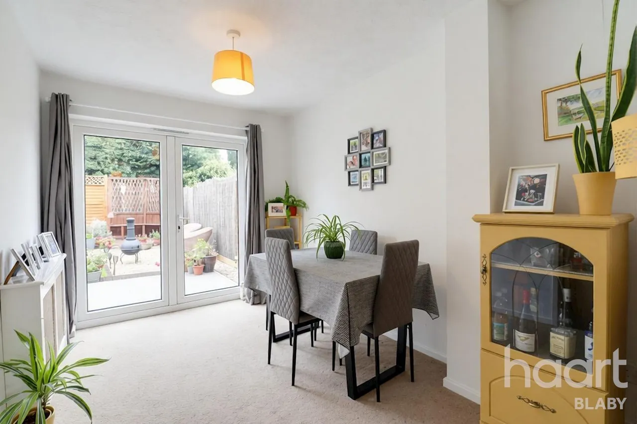 Aquitaine Close, Leicester, LE19, photo 3
