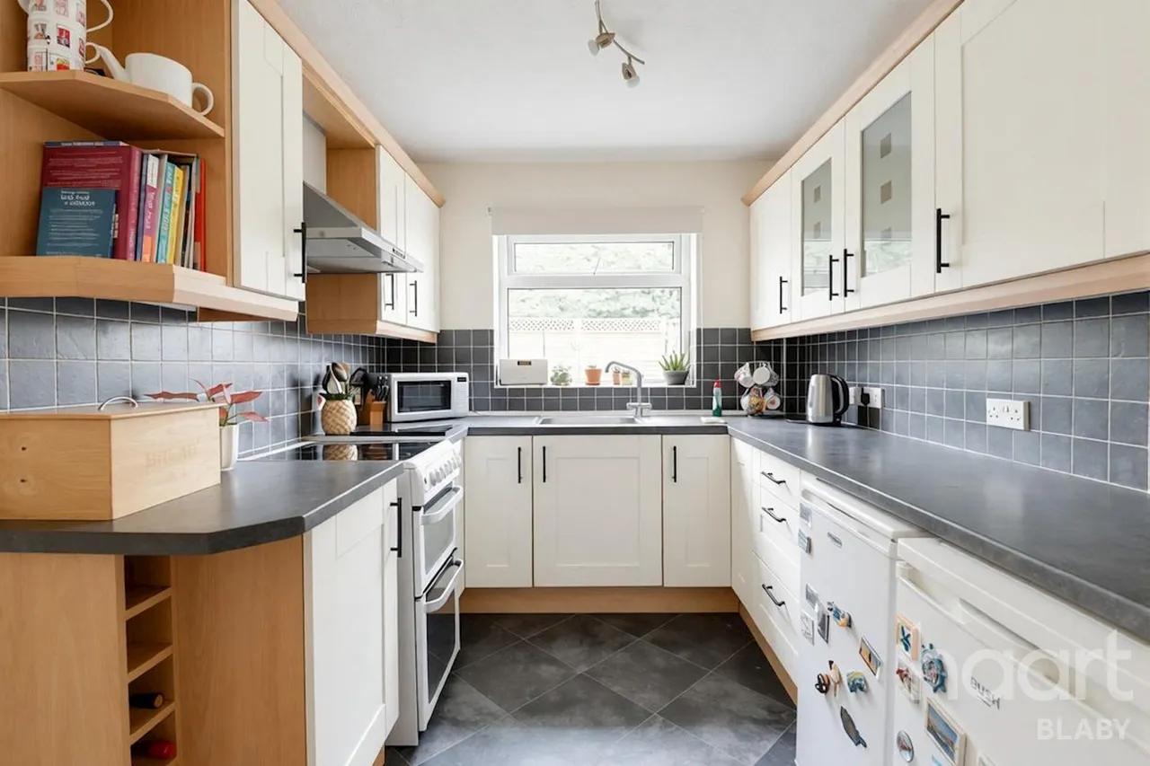 Aquitaine Close, Leicester, LE19, photo 4
