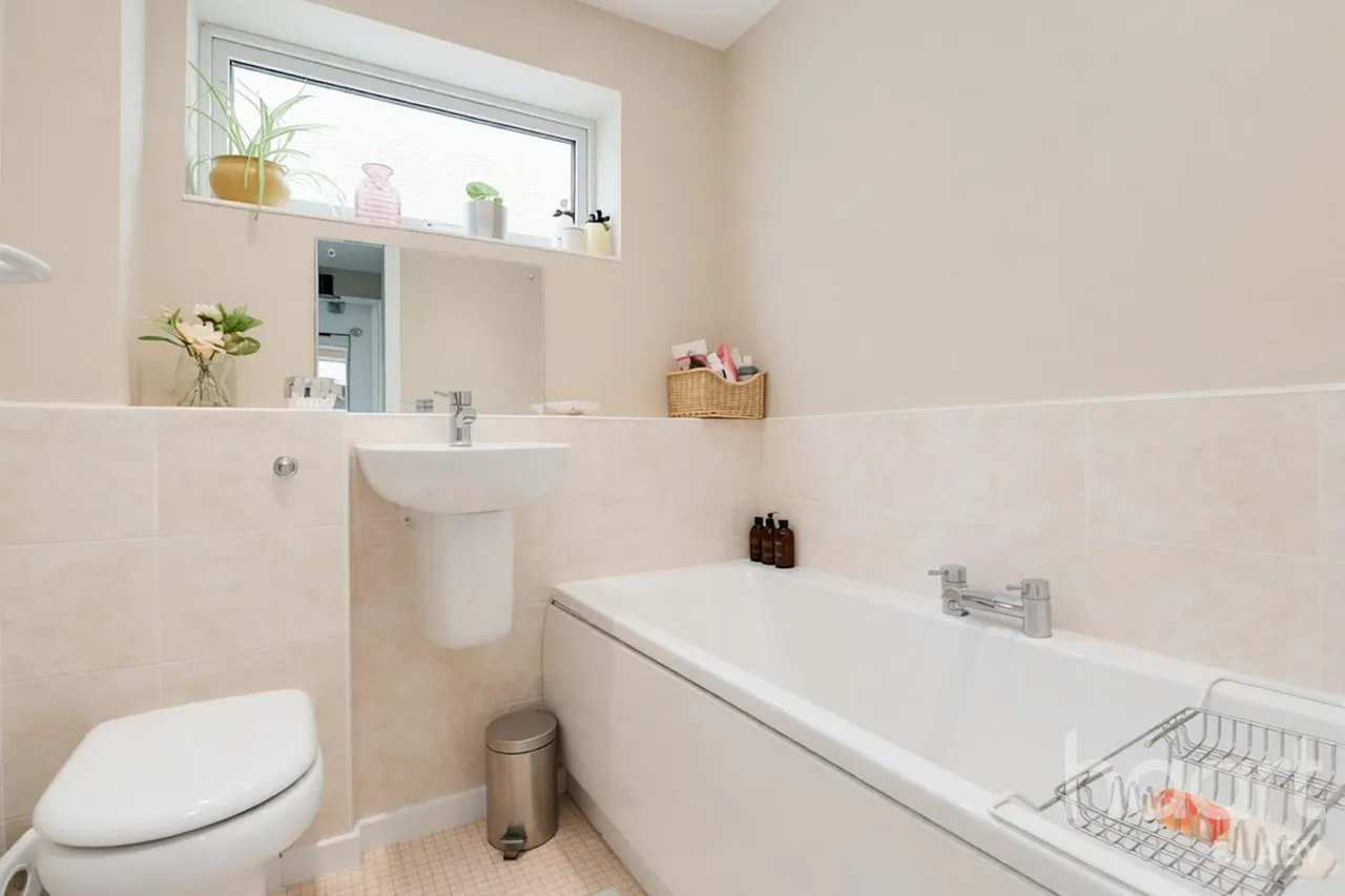 Aquitaine Close, Leicester, LE19, photo 14