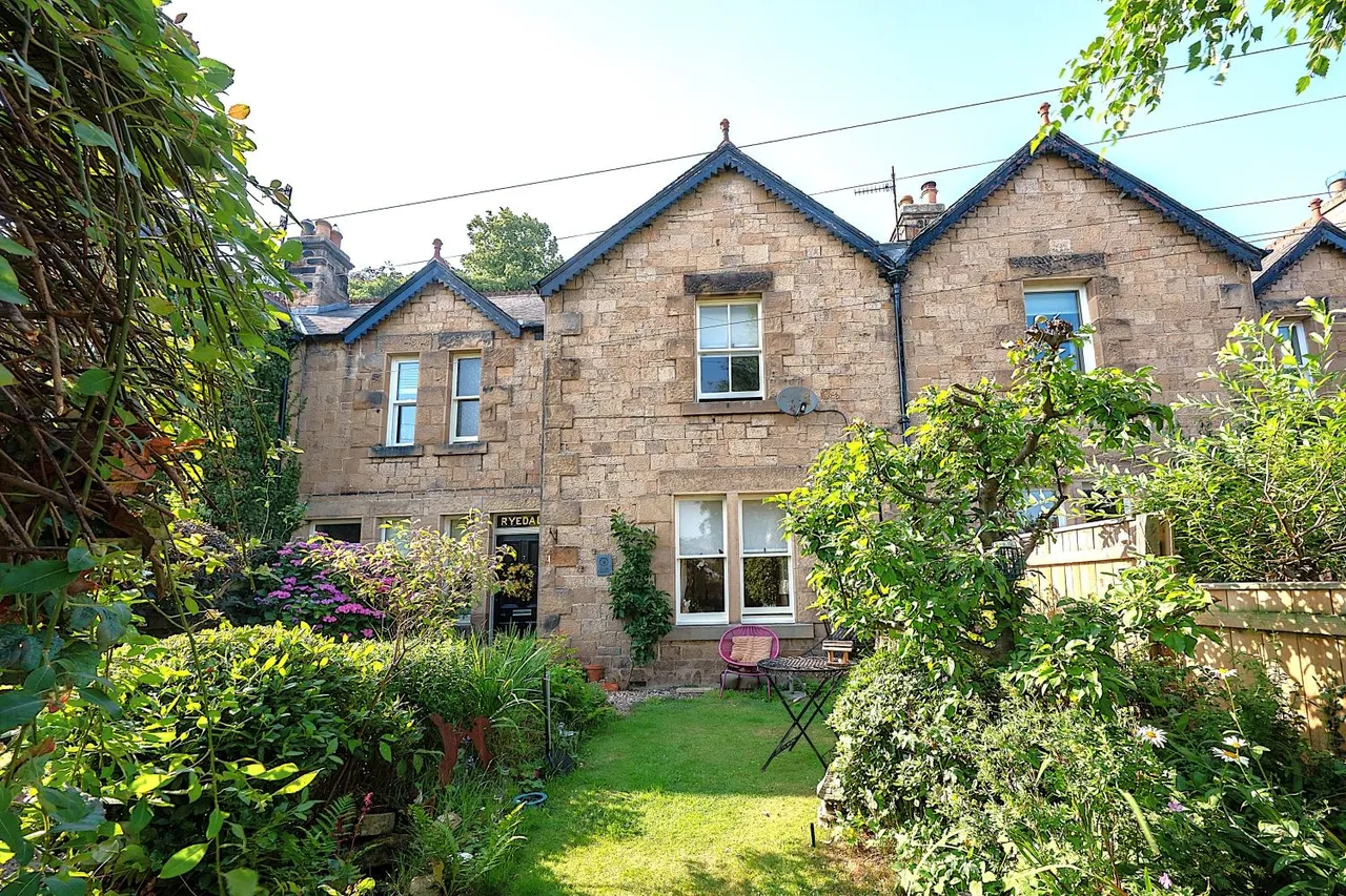 3 bed house for sale, Alexandra Terrace, Haydon Bridge, NE47