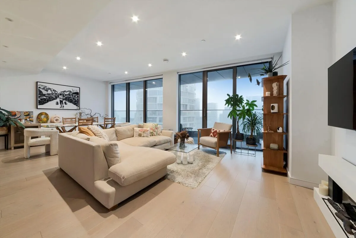 2 bed flat to rent, Park Drive, London, E14