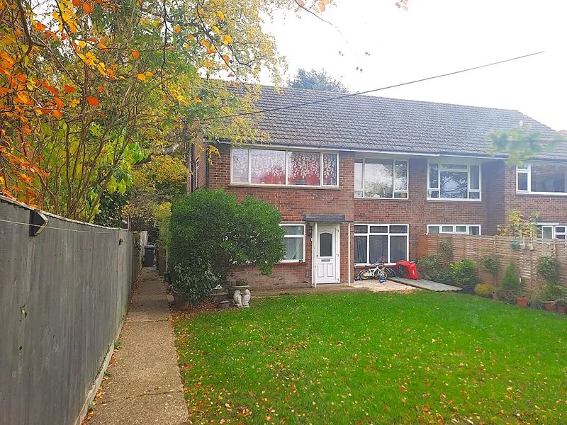 2 bed flat for sale — Little Marlow Road, Marlow SL7 1HX