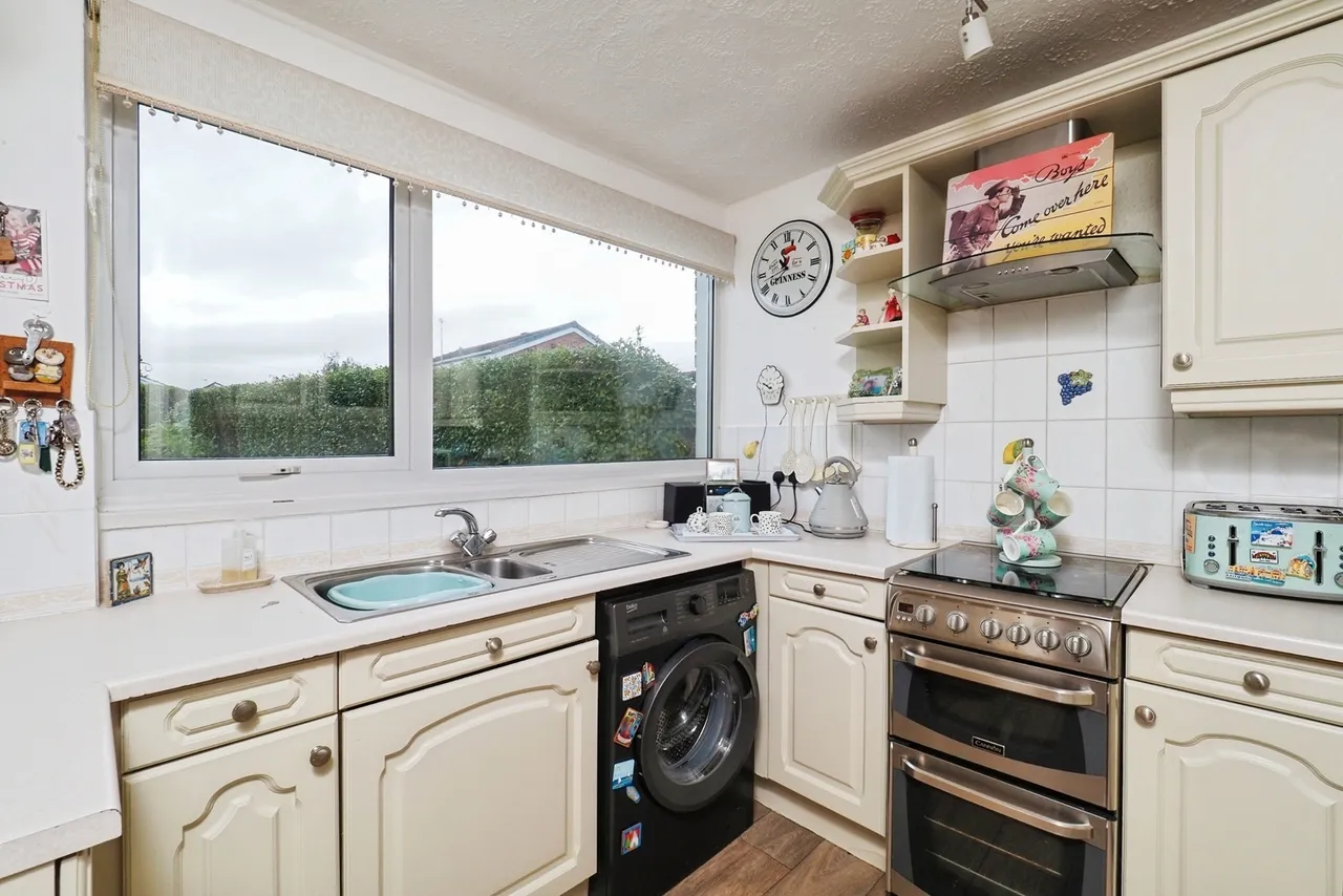 Caldbeck Court, Beeston, Nottingham, Nottinghamshire, NG9, photo 2