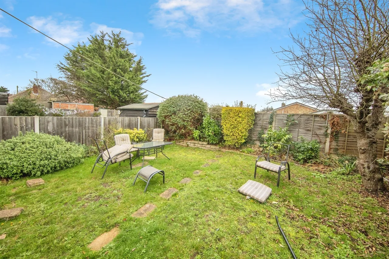 Lake Avenue, Clacton-On-Sea, CO15, photo 14