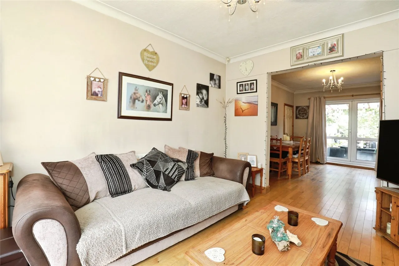 Jubilee Avenue, Crewe, Cheshire, CW2, photo 2