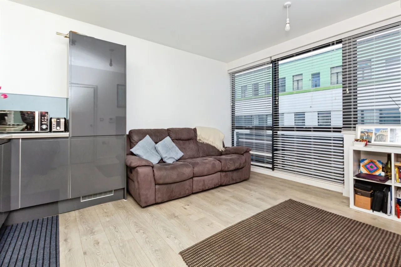 Kings Road, Stevenage, photo 6
