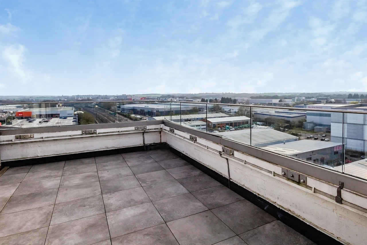 2 bed flat for sale — Kings Road, Stevenage