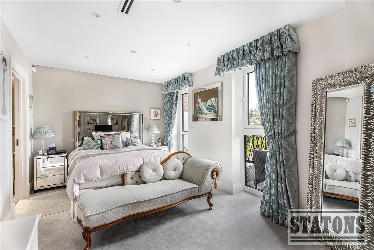 Watford Road, Radlett, Hertfordshire, WD7 8LD, photo 8