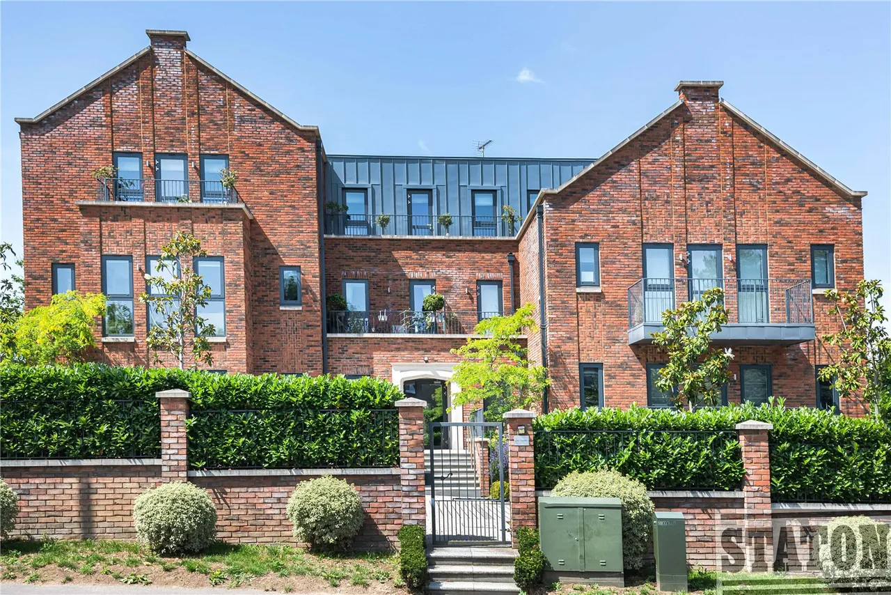 2 bed flat for sale — Watford Road, Radlett, Hertfordshire, WD7 8LD