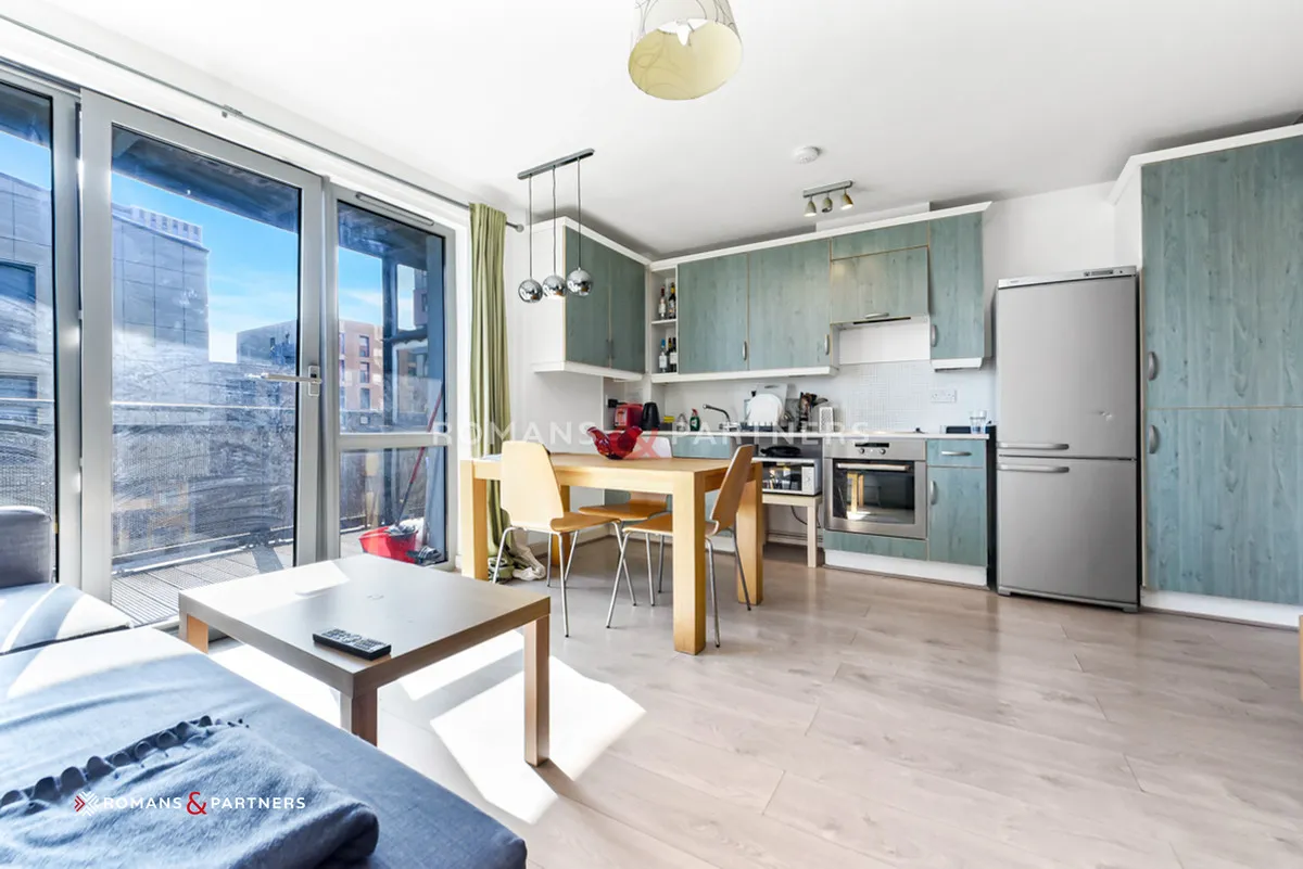 Ebbett Court, North Acton, W3, photo 3
