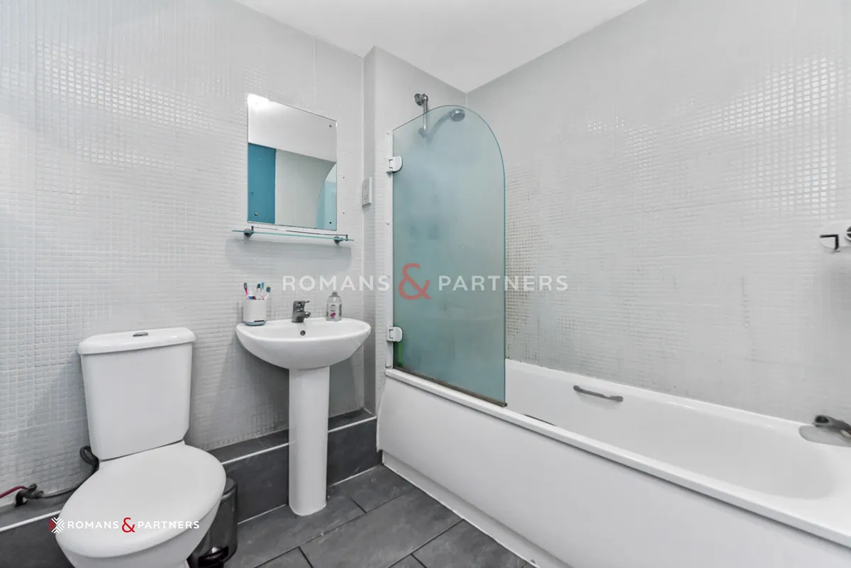 Ebbett Court, North Acton, W3, photo 4