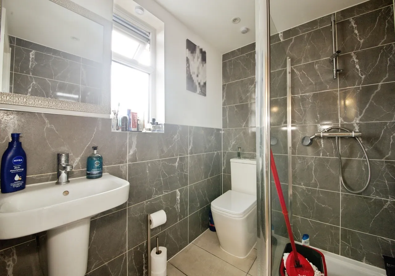 Thurloe Gardens, Romford, RM1, photo 14
