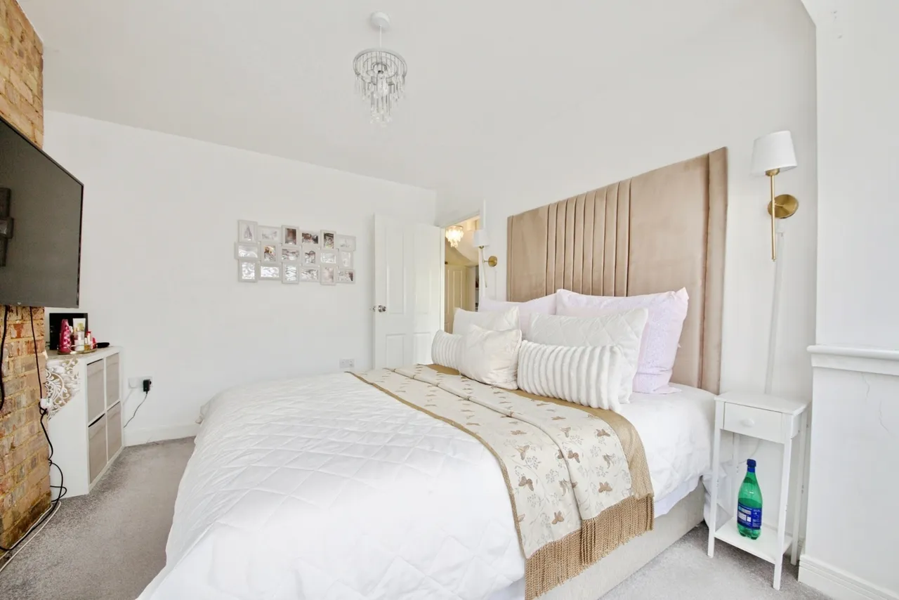 Thurloe Gardens, Romford, RM1, photo 9
