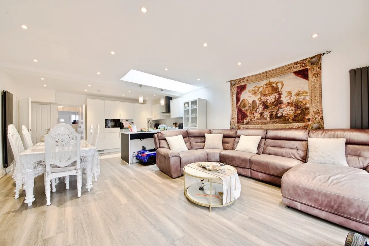 Thurloe Gardens, Romford, RM1, photo 4