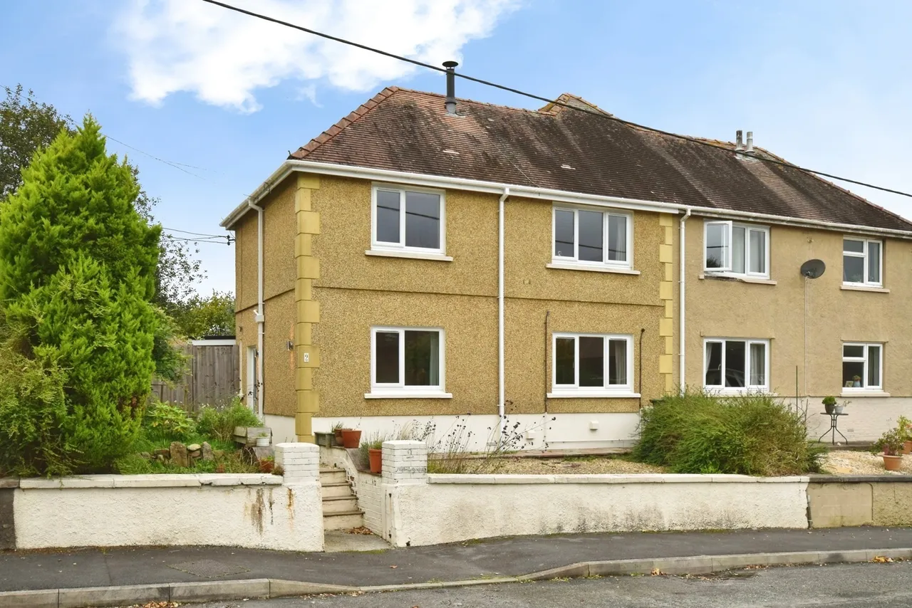 3 bed house for sale, Maesgrenig, Glanamman, SA18