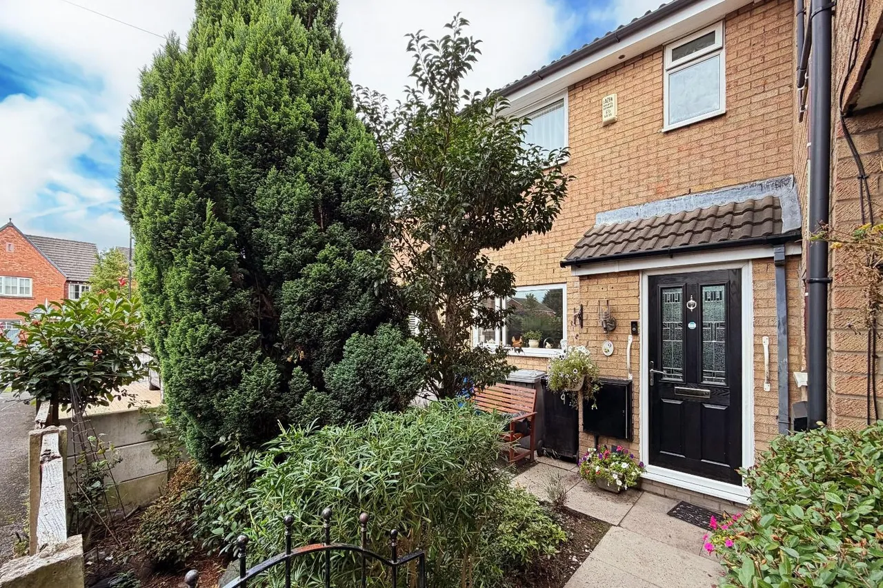 3 bed house for sale — Cranberry Close, Altrincham, Cheshire WA14 5JU