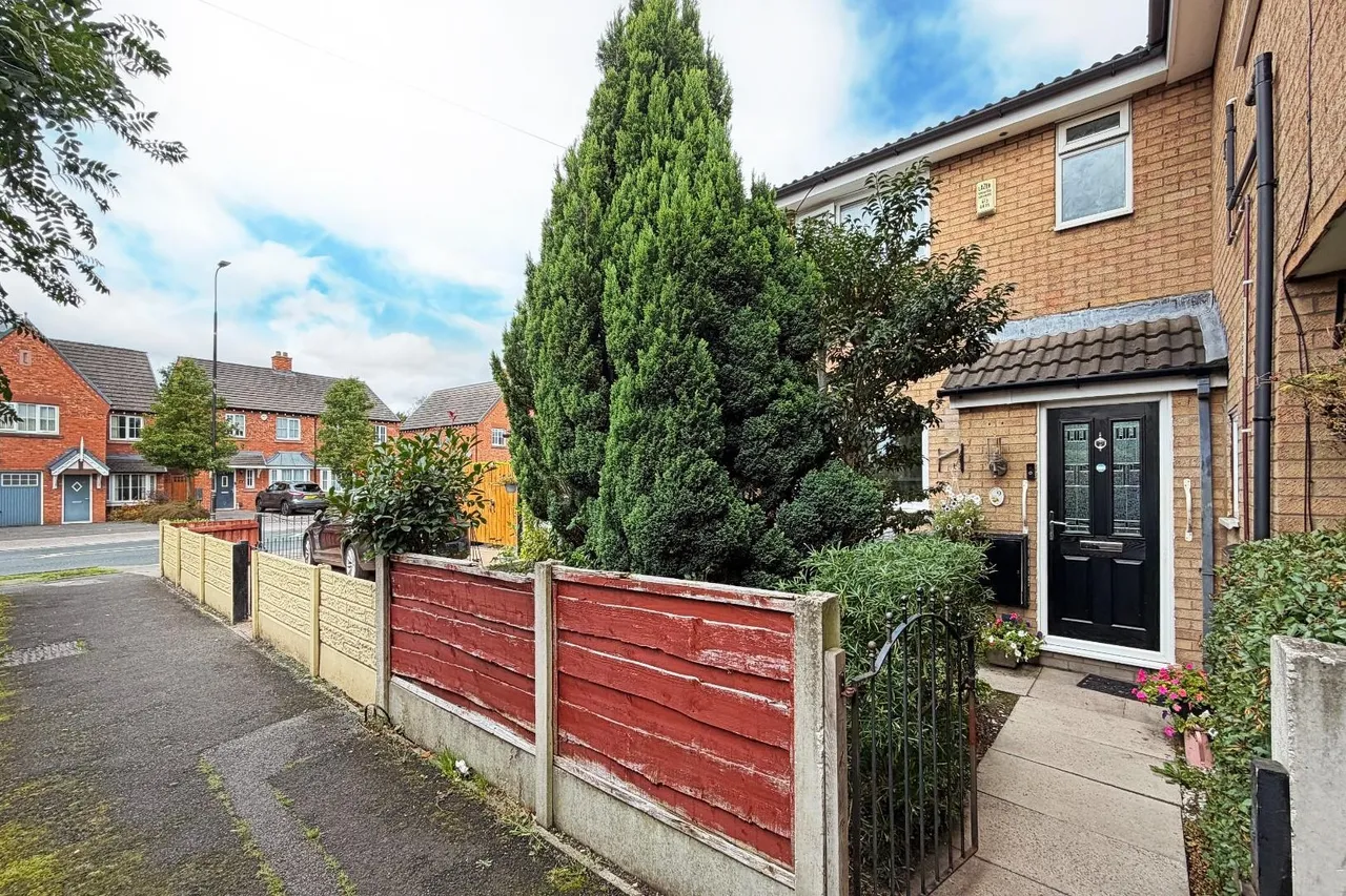 Cranberry Close, Altrincham, Cheshire WA14 5JU, photo 19