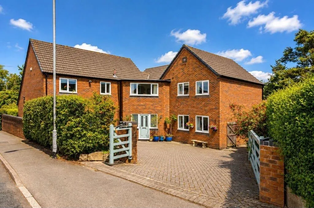6 bed house for sale, Hayfield Hill, Cannock Wood