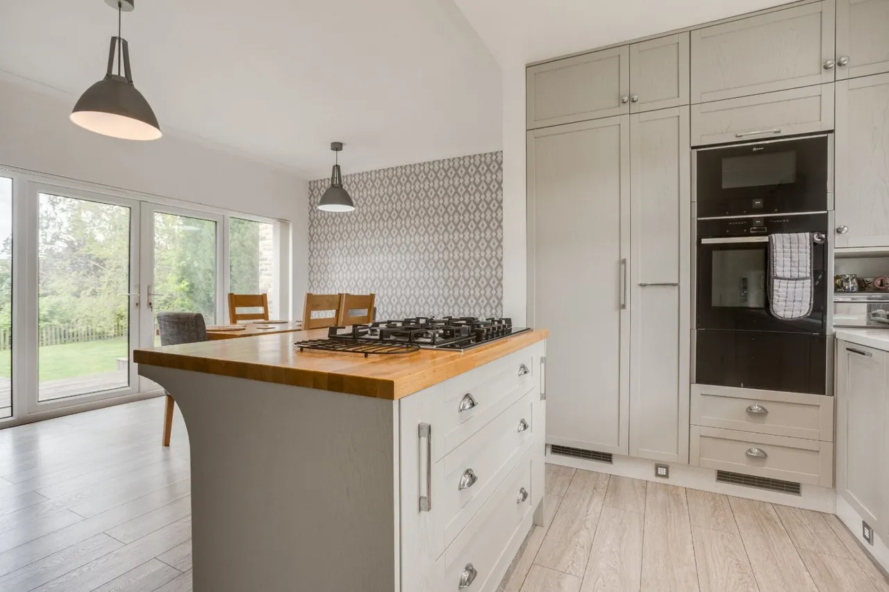 Halifax Road, Hightown, WF15, photo 3