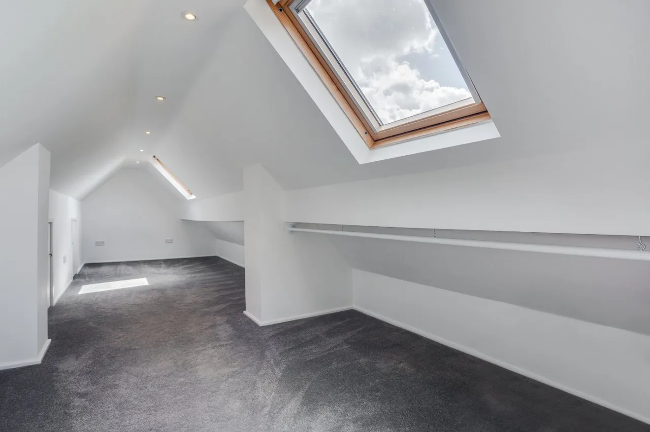 Halifax Road, Hightown, WF15, photo 18