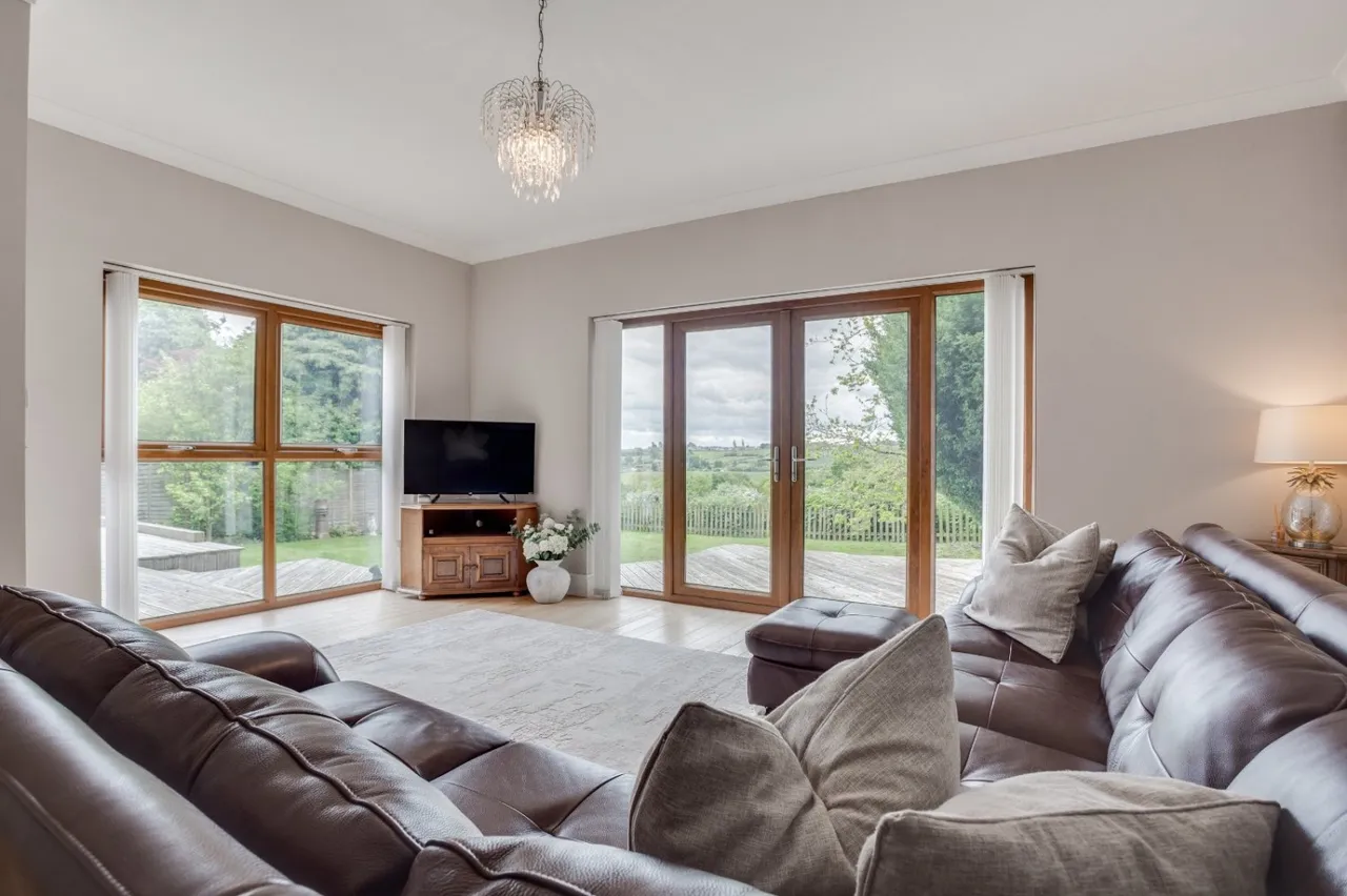 Halifax Road, Hightown, WF15, photo 4